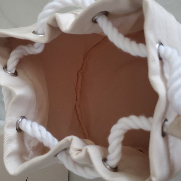 New in box Dior drawstring pouch bag   champagne color color ✨️ - Picture 4 of 5